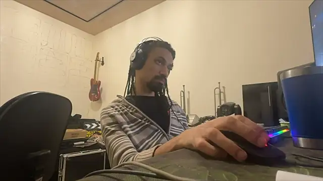 Snapshot of hotcamboy420 chatting on November 4, 6:23 am hotcamboy420 online show from November 4, 6:23 am