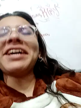 karlamorris  online show from January 12, 8:14 am