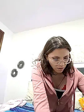 karlamorris  online show from January 18, 6:53 pm