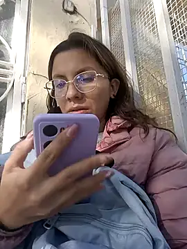 karlamorris  online show from January 22, 1:11 pm