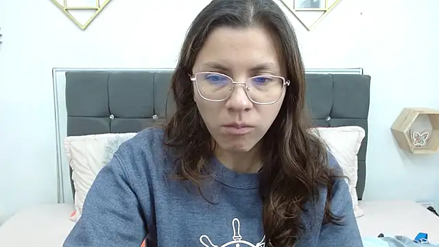 karlamorris  online show from March 7, 1:40 pm