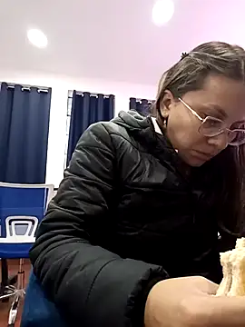 karlamorris  online show from September 17, 1:35 pm