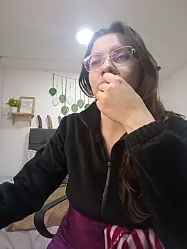 karlamorris  online show from October 26, 5:35 am