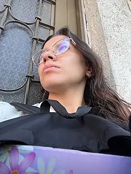 karlamorris  online show from February 9, 1:15 pm