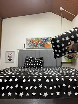 karlamorris  online show from February 17, 1:07 pm