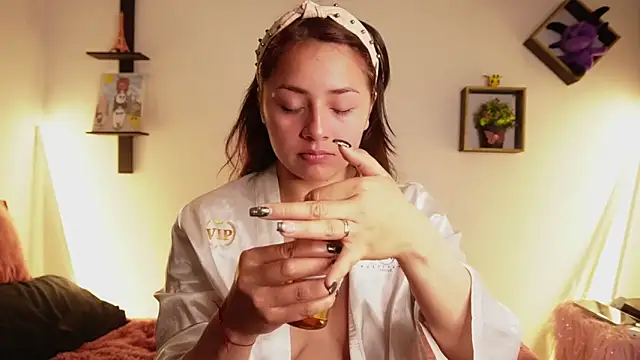 Snapshot of Sophy_SmileSweet chatting on November 18, 11:58 am Sophy SmileSweet online show from November 18, 11:58 am