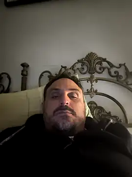 Snapshot of italovene chatting on October 25, 9:31 pm italovene online show from October 25, 9:31 pm