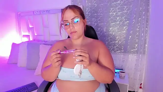 LeahxBarker online show from April 1, 2:34 am