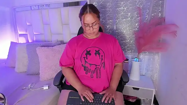LeahxBarker online show from May 29, 1:47 am