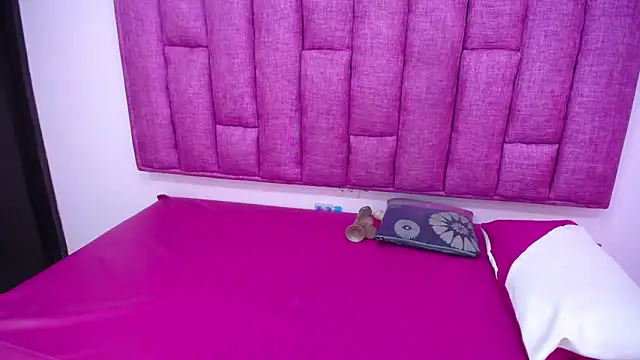 Briannacastello online show from January 3, 6:01 am