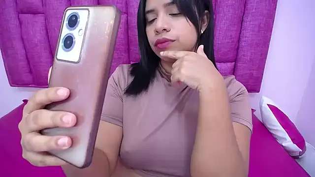 Briannacastello online show from February 21, 6:40 am