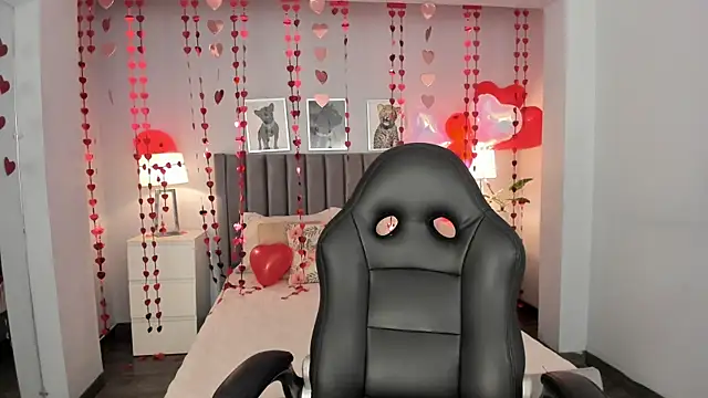 Snapshot of renee_shelby_ chatting on February 13, 12:13 am renee shelby online show from February 13, 12:13 am