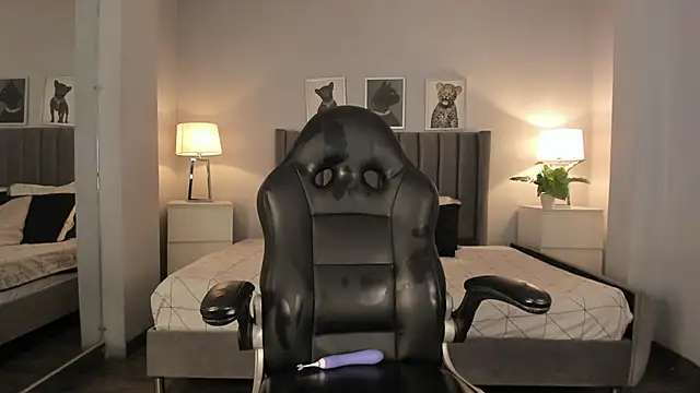 Snapshot of renee_shelby_ chatting on March 12, 1:03 am renee shelby online show from March 12, 1:03 am