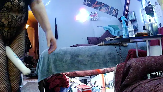 juscjen online show from April 3, 2:42 am