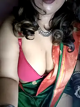 Snapshot of Leo_shreya_888 chatting on December 3, 3:33 pm Leo shreya 888 online show from December 3, 3:33 pm