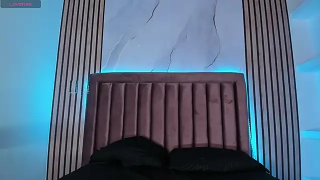 Snapshot of ChloeParkss_ chatting on January 10, 12:04 pm ChloeParkss online show from January 10, 12:04 pm