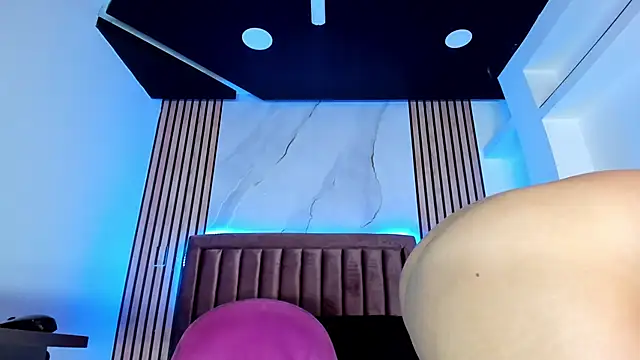 Snapshot of ChloeParkss_ chatting on February 4, 2:53 pm ChloeParkss online show from February 4, 2:53 pm