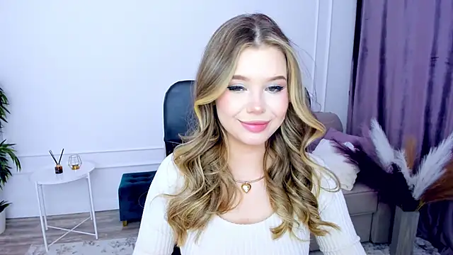 FollowLovee online show from February 7, 7:38 pm