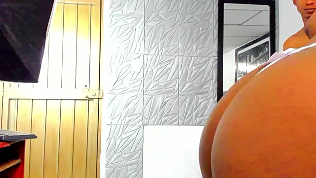 Snapshot of EvaxEmma chatting on January 23, 1:24 pm EvaxEmma online show from January 23, 1:24 pm