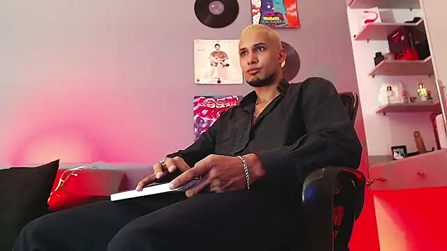 MagnusFrost online show from January 11, 1:48 am