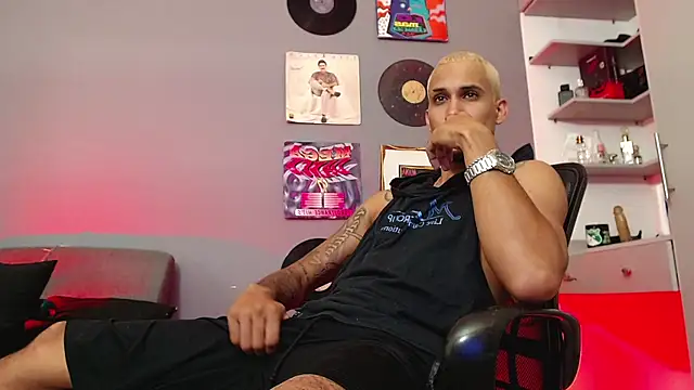 MagnusFrost online show from January 11, 4:59 am