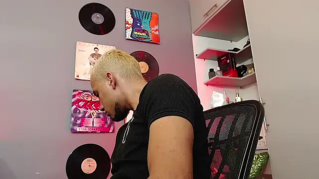 MagnusFrost online show from January 14, 6:56 am