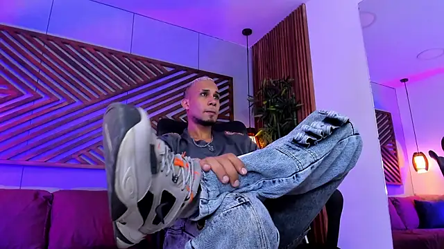 MagnusFrost online show from January 25, 11:11 pm