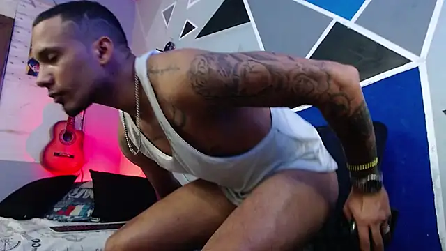 MagnusFrost online show from September 17, 7:54 am