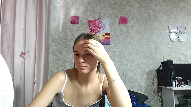 Snapshot of leila_bambi_ chatting on November 3, 7:20 am leila bambi online show from November 3, 7:20 am