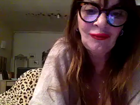 Snapshot of gildamilf chatting on January 11, 7:38 pm gildamilf online show from January 11, 7:38 pm