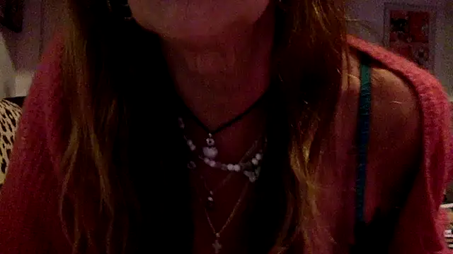 Snapshot of gildamilf chatting on September 24, 6:44 pm gildamilf online show from September 24, 6:44 pm