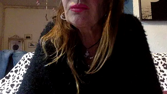 Snapshot of gildamilf chatting on October 23, 11:53 am gildamilf online show from October 23, 11:53 am