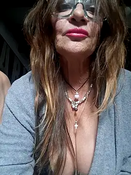 Snapshot of gildamilf chatting on October 25, 1:29 pm gildamilf online show from October 25, 1:29 pm