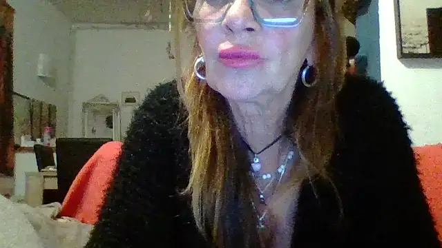 Snapshot of gildamilf chatting on November 16, 7:30 pm gildamilf online show from November 16, 7:30 pm