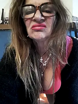 Snapshot of gildamilf chatting on November 20, 1:22 pm gildamilf online show from November 20, 1:22 pm