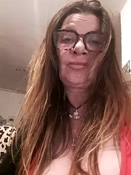 Snapshot of gildamilf chatting on November 22, 11:59 pm gildamilf online show from November 22, 11:59 pm