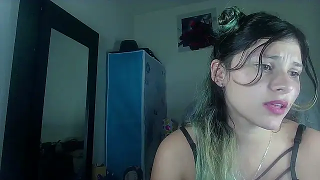 Snapshot of Elith_20 chatting on March 3, 12:37 pm Elith 20 online show from March 3, 12:37 pm