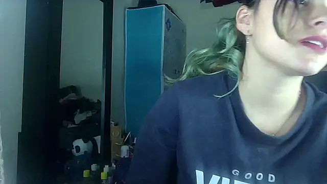 Snapshot of Elith_20 chatting on March 7, 7:19 am Elith 20 online show from March 7, 7:19 am