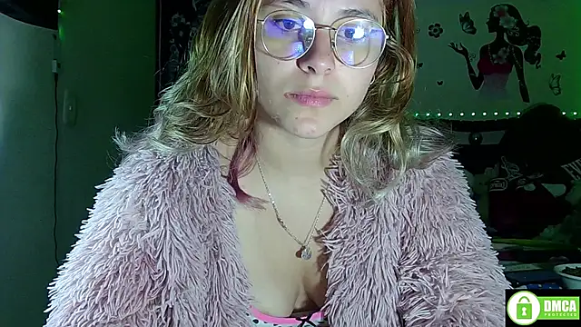 Snapshot of Elith_20 chatting on November 17, 7:25 am Elith 20 online show from November 17, 7:25 am