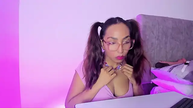 Leticia brownn1 online show from April 22, 7:48 pm