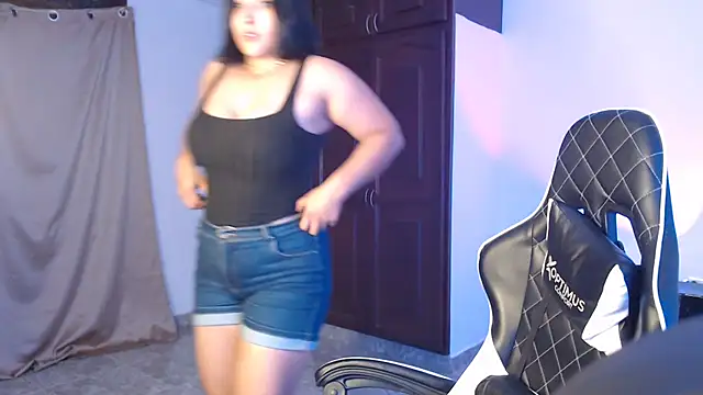 Snapshot of Zetrionn chatting on January 21, 2:33 am Zetrionn online show from January 21, 2:33 am