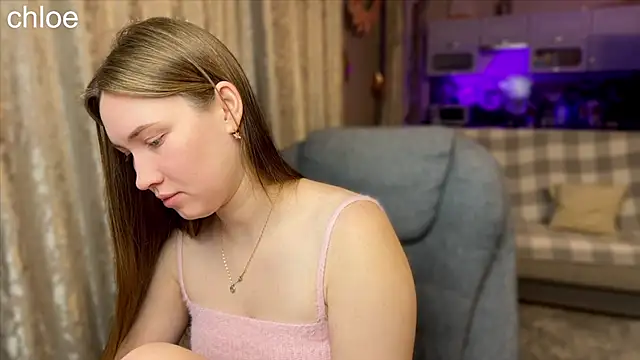 Snapshot of ChloeMillerMeow chatting on November 2, 11:07 pm ChloeMillerMeow online show from November 2, 11:07 pm