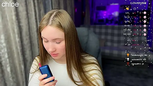 Snapshot of ChloeMillerMeow chatting on November 6, 8:32 pm ChloeMillerMeow online show from November 6, 8:32 pm