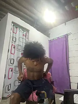 Larry-n-clouds online show from April 4, 7:06 am