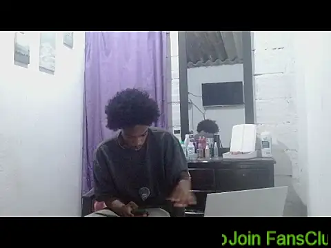 Larry-n-clouds online show from April 26, 11:02 pm