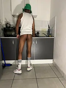 Snapshot of JaroDawg47 chatting on January 14, 5:23 pm JaroDawg47 online show from January 14, 5:23 pm