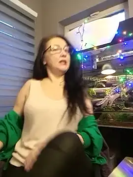 Snapshot of CamilleDesire chatting on February 6, 4:25 pm CamilleDesire online show from February 6, 4:25 pm