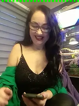 Snapshot of CamilleDesire chatting on February 14, 5:14 pm CamilleDesire online show from February 14, 5:14 pm