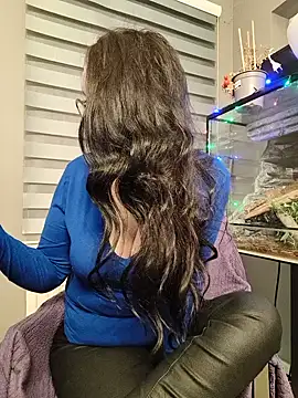 Snapshot of CamilleDesire chatting on November 25, 5:02 pm CamilleDesire online show from November 25, 5:02 pm