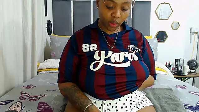 Snapshot of IceBellaCane313 chatting on September 12, 12:55 am IceBellaCane313 online show from September 12, 12:55 am